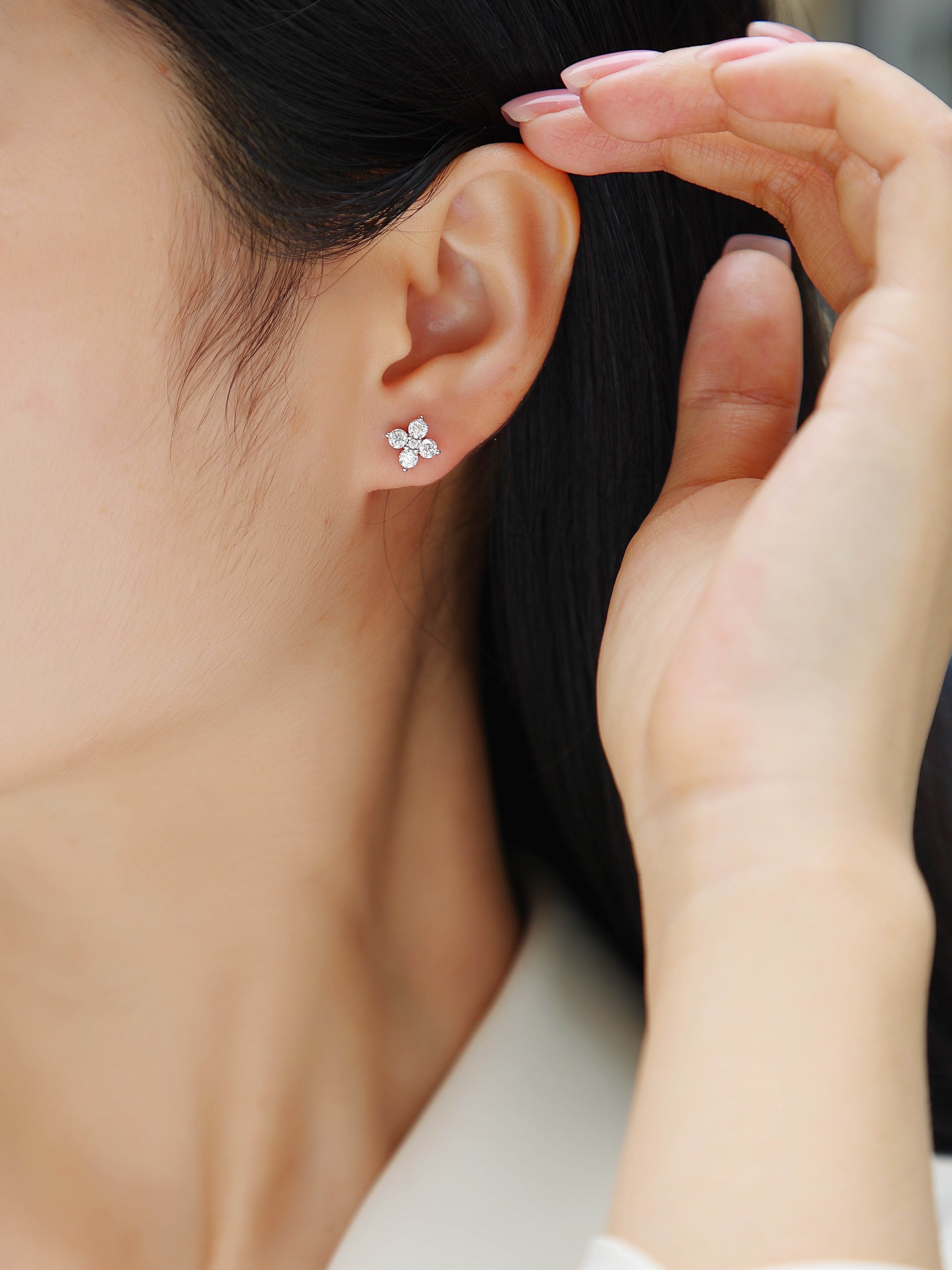 Fashionable And Luxurious Diamond Jewelry Set With Moissanite S925 Sterling Silver And Platinum-plated Stud Earrings